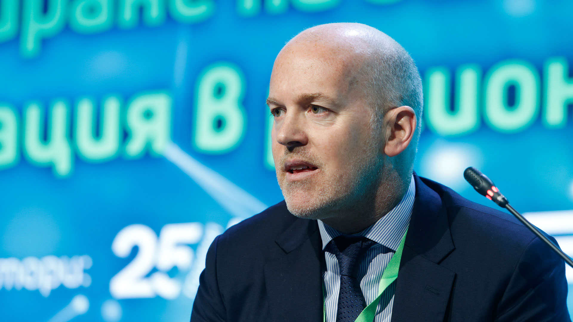 Нужно е световно споразумение за субсидиите и данъците, с които да въздействаме върху промените на климата, според експерт от МВФ