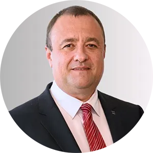 Иван Иванов