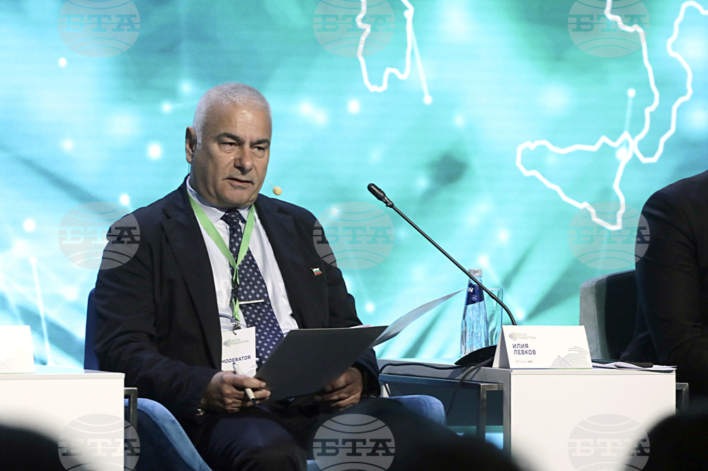 Транспортната ни свързаност ще даде възможност да бъдем културно и бизнес свързани, заяви Илия Левков на форума „Зеленият преход в страните от ЦИЕ 2023“
